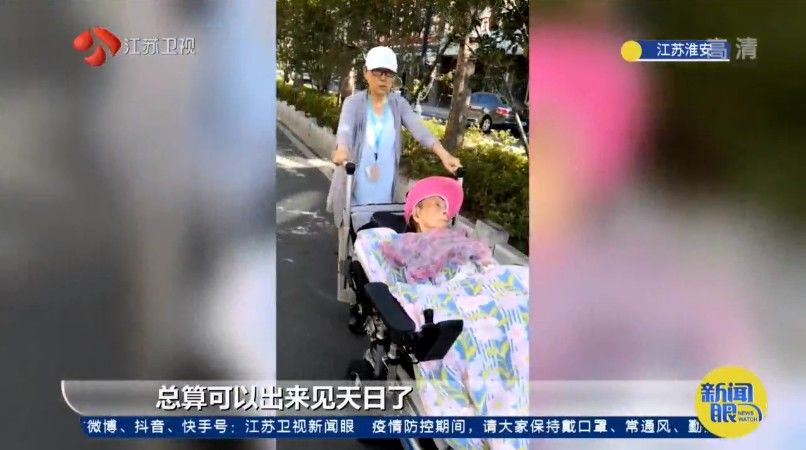 回国|70岁女儿回国照顾92岁脑梗母亲！这句话让人破防了