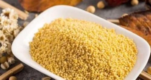 常喝|常喝小米粥好处多,但煮小米粥时切忌放此物,吃了就是找事