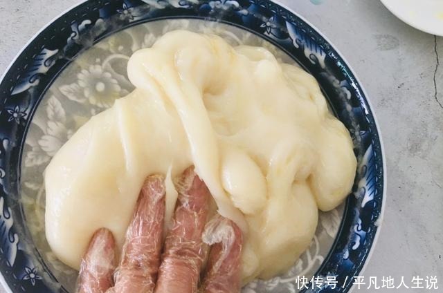 这个真的是我做过最简单的甜点,满满的椰香,又Q又弹