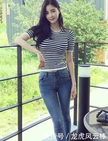 甜美优雅的风格的牛仔裤,穿上不紧绷,修身的版型上身超级显瘦