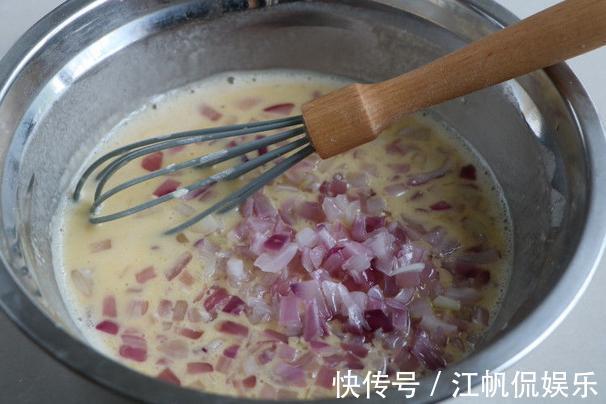 教你做洋葱煎蛋饼,比韭菜蛋饼好吃,当早餐最合适