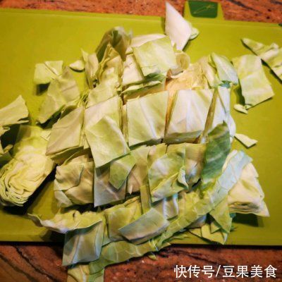 小勺|#夏日开胃餐#不用炸辣椒油也能做出超级开胃的呛拌卷心菜
