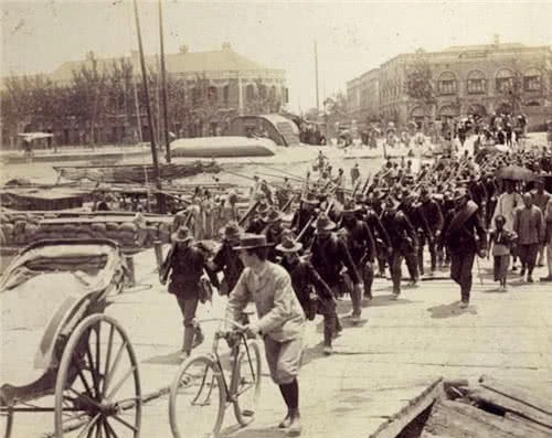 在位|溥仪上一任皇帝不是光绪，而是慈禧选出的他，仅在位3天