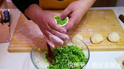 玉米面与萝卜最相配,转一转搅一搅,营养真不少,出锅满屋香