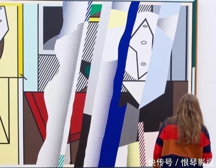 名画&他花2年时间,拍下1000个“撞衫”的人:撞衫不可怕,可怕的是……