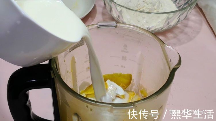 家里有红薯和面粉,就能做发糕,比蛋糕简单好吃,新手一次就成功