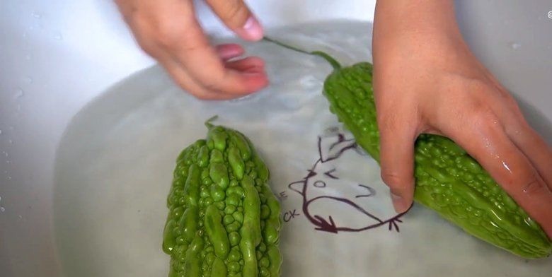 最近很火的苦瓜做法,饭店一份卖58,在家做成本不到5元,真解馋