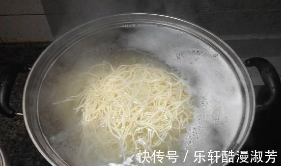 做法|夏天必吃的凉面,做法很简单!Q弹利索有嚼劲,请你一定要试一试