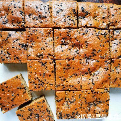 初冬小点心——低油红枣核桃蛋糕(老式枣糕)
