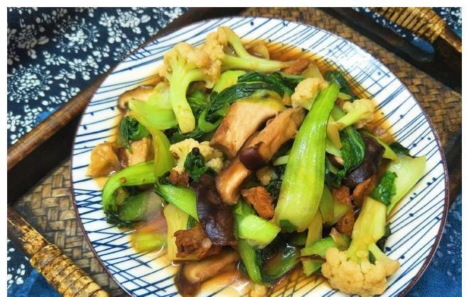 美味|秋天,3素1荤做家常美味,鲜嫩可口,家人特别爱吃