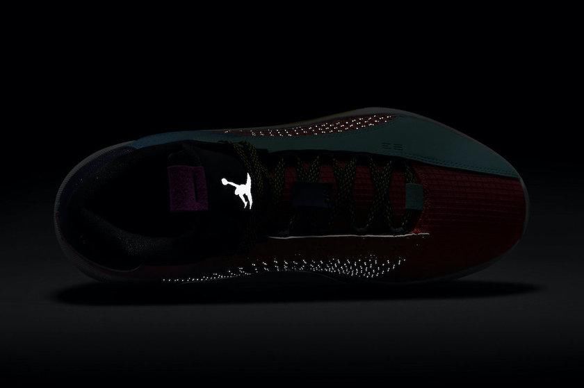 足底按摩主题？这款全新 Air Jordan 35 抢眼度爆棚！