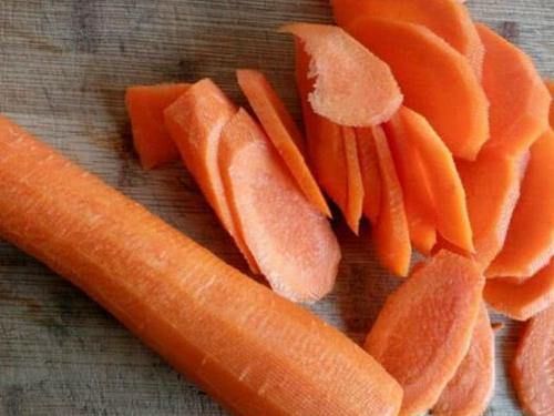 肝不好的人，早晚常吃这“4物”，排毒明目，肝脏可能越来越干净