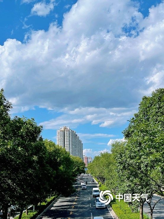 北京天空颜值爆表 云朵如 棉花糖 悬挂空中 基金研究投资网