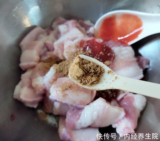 空气炸锅烤蜜汁五花肉，厚切的五花肉，吃得过瘾