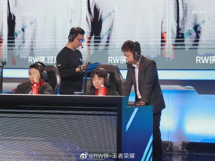 委屈|曾是全球亚军，却沦为KPL垫底战队，粉丝都为渡劫委屈