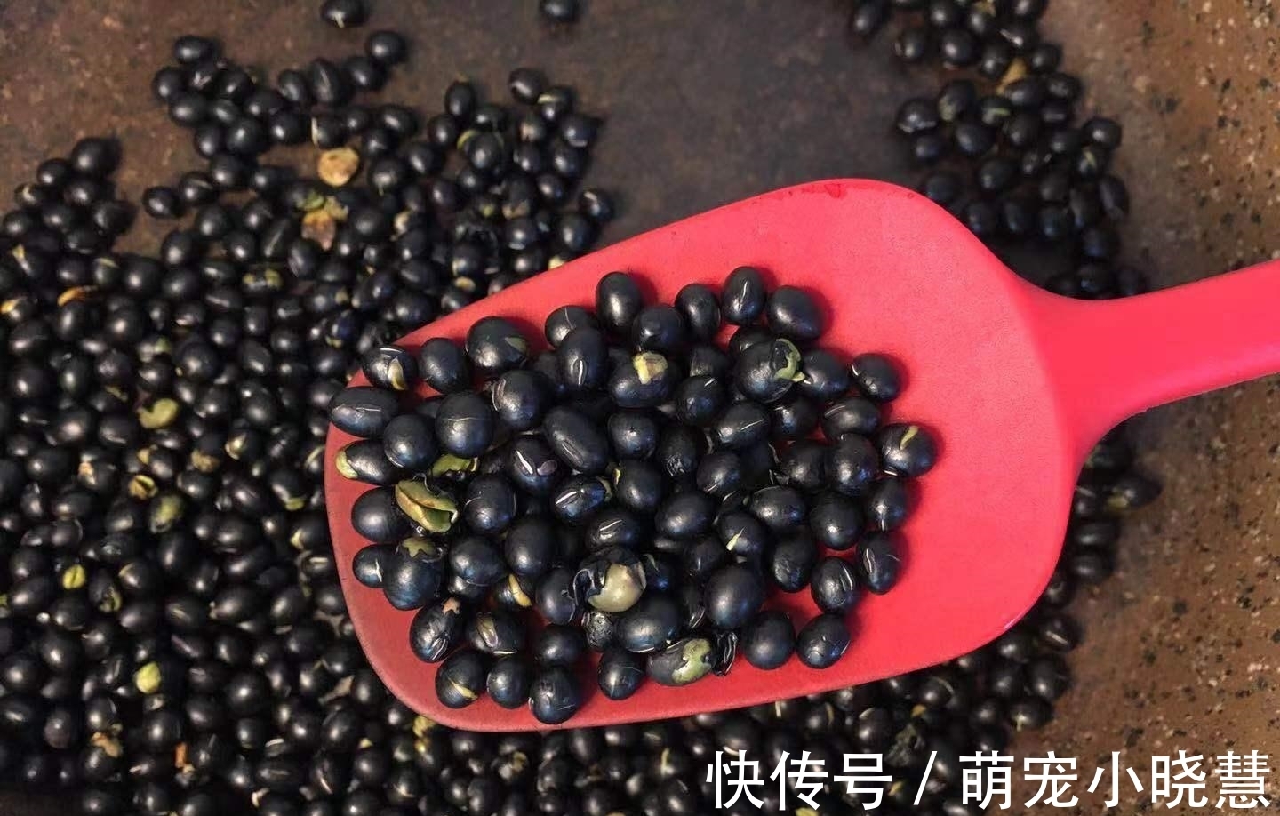天冷别忘了吃“三黑”,炒一炒,一个月的早餐就有了,滋补又营养