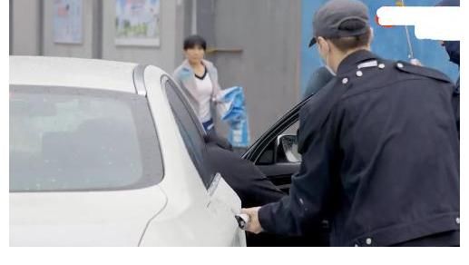 張藝興新綜藝套路《爸爸去哪兒》導演謝滌葵，套路雖老但好用