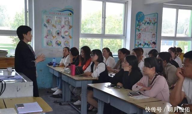 文化|妈妈穿新衣被老师请出家长会，看清上面的字，网友：没文化真可怕