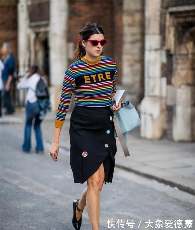 脚踝 高跟鞋失宠了,今年流行这双“奶奶鞋”,搭阔腿裤,时髦还显瘦!