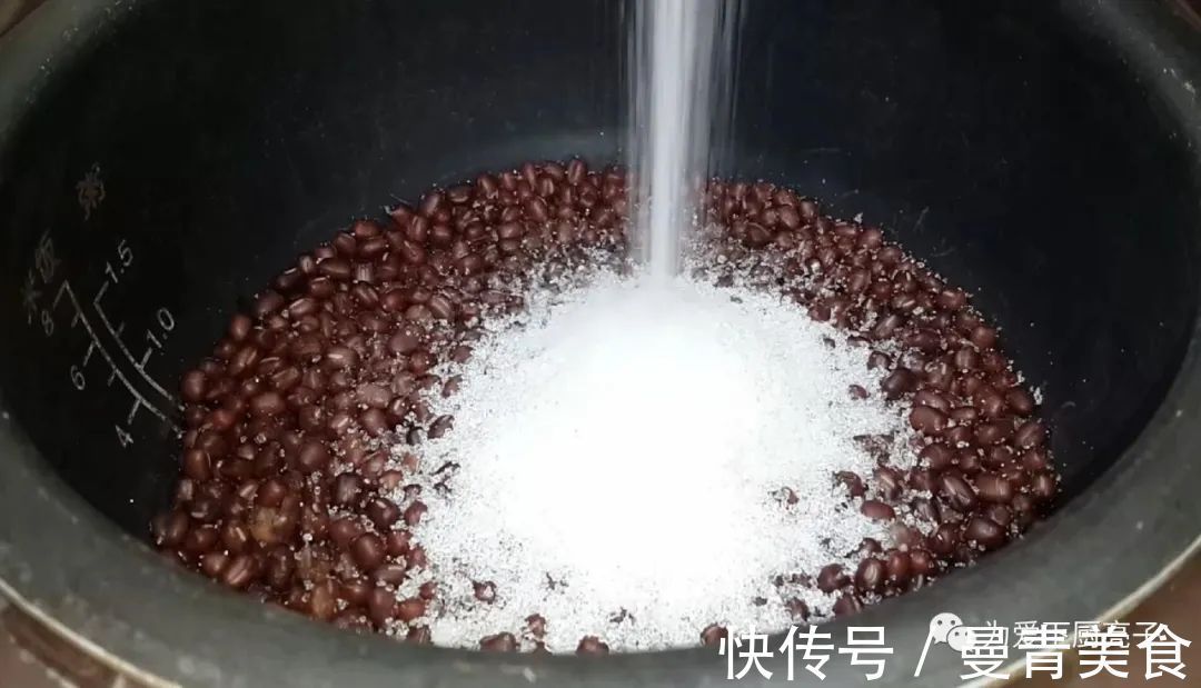 红豆面包|家常红豆面包做法,两勺卷一卷,松软香甜又解馋,学会都能开店了
