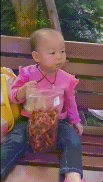 |搞笑GIF趣图:如果你的脸特别别大,那就尝试一下侧颜