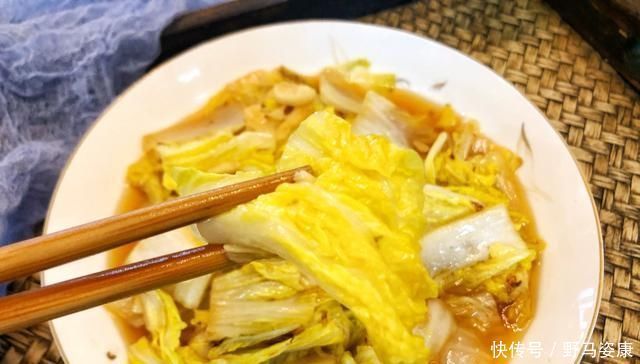 咳嗽最怕吃這菜，3塊錢2斤，簡單一炒，潤肺止咳，家人常吃不咳嗽