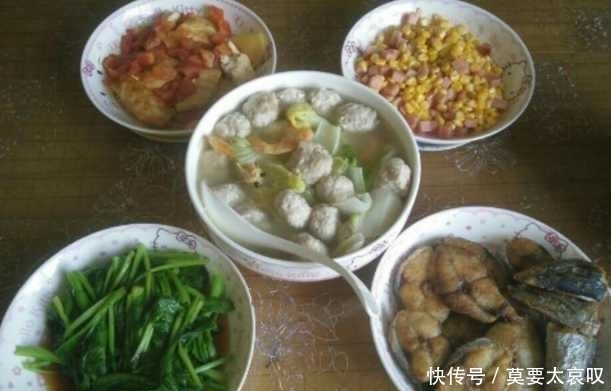 家庭|5个家庭晚餐摆在你面前,由你来选择吃,你会选择去哪家吃