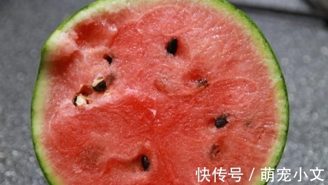 一个菜|天气太热,就做了一个菜,母女3人吃得香,网友:这妈妈真会偷懒