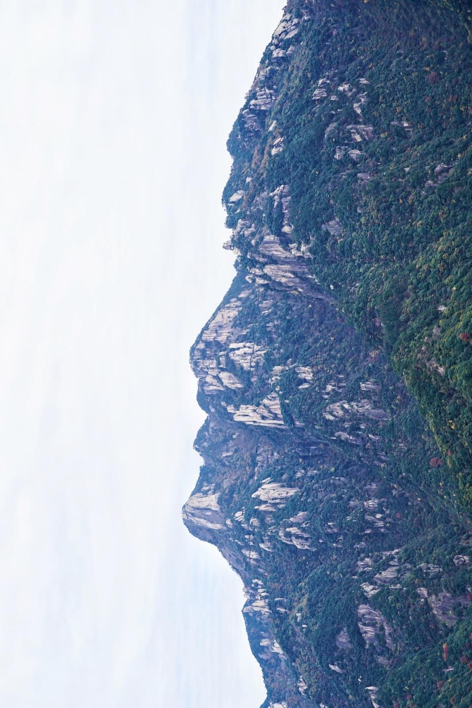 匾额|九华山有座皇家寺院，匾额由皇帝和总统所书，供有百岁高僧的肉身