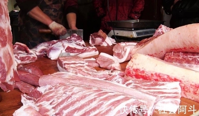 超市的猪肉为何比菜市场便宜?去哪儿买肉好?差距不小,弄懂再买