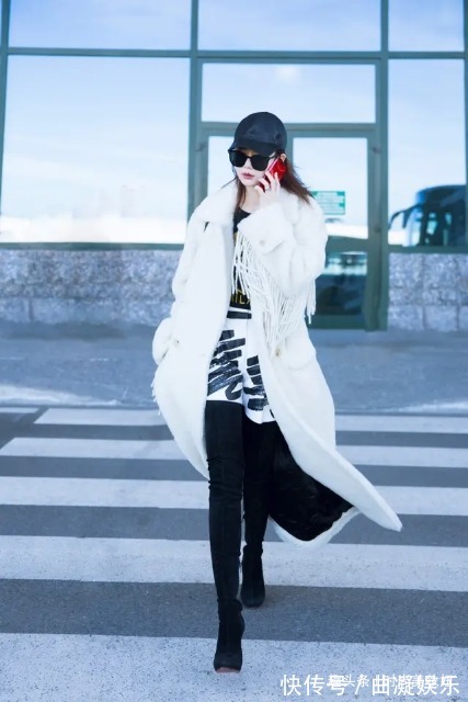 羊羔绒 “羽绒服”失宠了，今年最流行的外套是“它”，保暖时髦还减龄