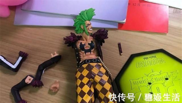 生气极|孩子闯祸弄坏亲戚手办,奶奶白眼就几个塑料玩具至于吗