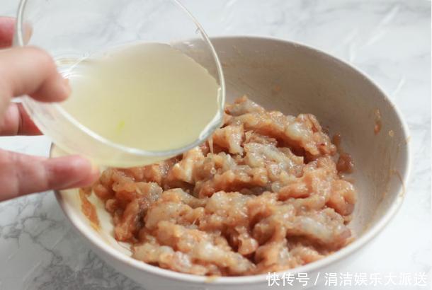  做法|升级版馄饨做法，不蒸不煮拿去煎，脆爽又多汁