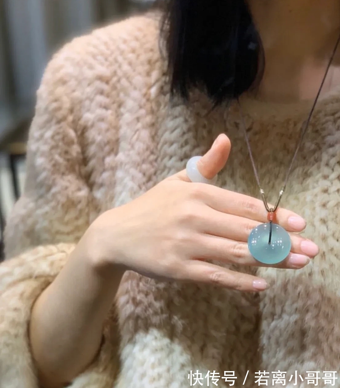 小瑕@小小平安扣,亦有大世界