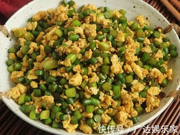 一个人就能吃掉一大盘的家常菜,酱香浓郁、鲜美无比,拌饭吃真香