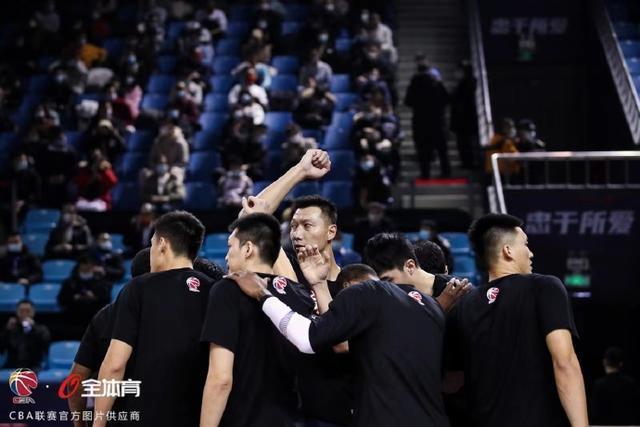 第三阶段|广东溃败上海!杜锋大吐苦水,徐杰让人心疼,第三阶段卷土重来