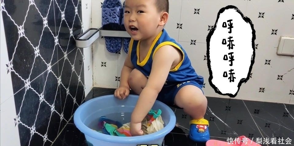 平底锅|2岁半的宝宝干家务