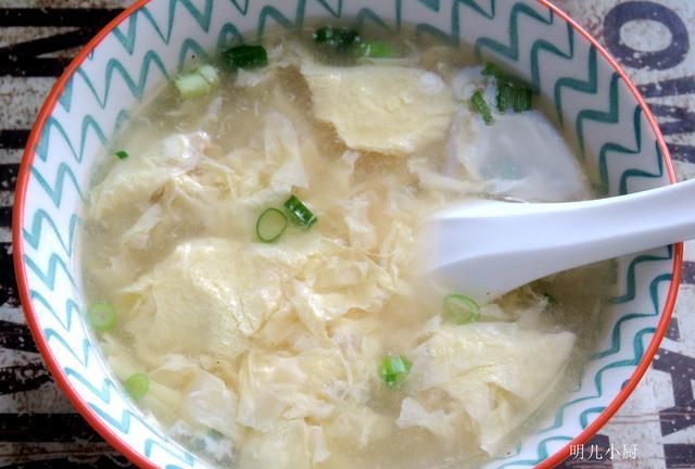 八十岁的姥姥早餐最爱这口汤,经济实惠有营养,网友:长寿有道理