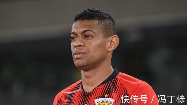武磊|巴西锋霸将驰援回归上港,曾被誉为武磊第二,却至今表现不佳