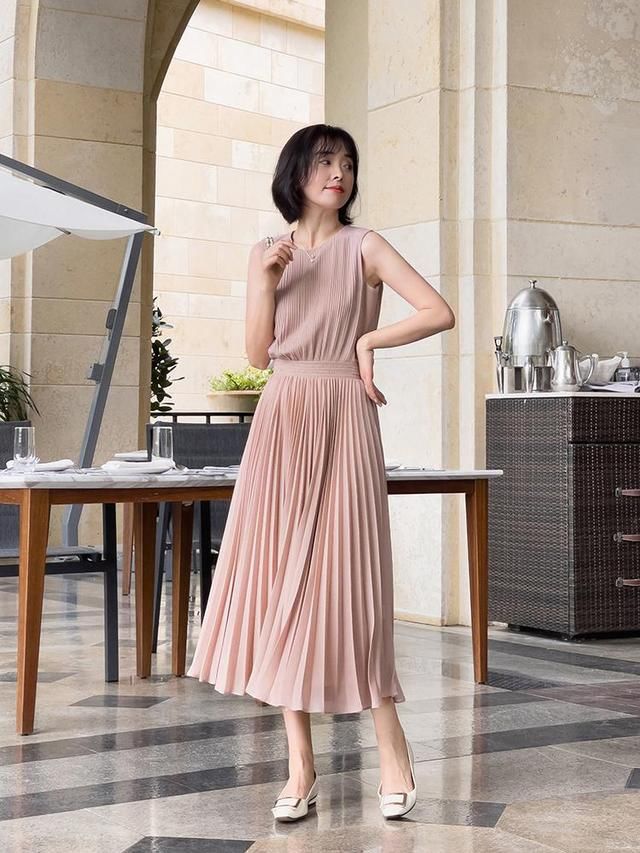 利落|不装嫩不显老的“无龄感”穿搭，温柔舒适又日常，美得优雅又高级