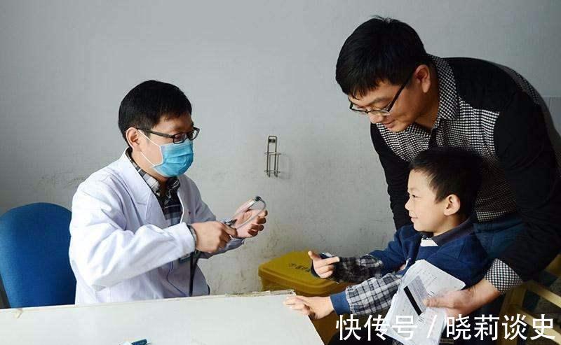 行为|5岁男娃才90CM!家长以下这些行为,容易让孩子积食又长不高