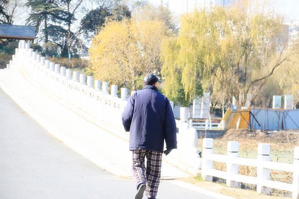 禁忌|五十岁后,不想大病上身,牢记吃饭前后的禁忌,寿命不会短