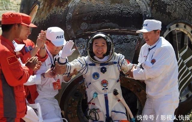 运城中学 航天英雄景海鹏从一贫如洗到三次登上太空,如今的他过得如何!