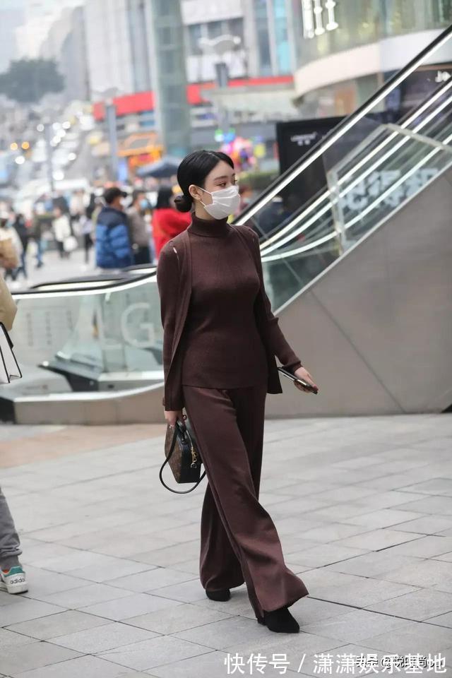 咖啡|咖啡色针织品配上咖啡直筒裤，做最端庄贤淑的素人女子！