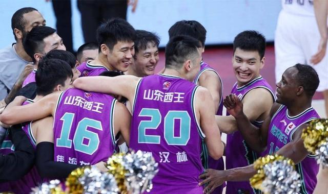 比赛|豪华教练团发威,山东男篮轻取四川,徐长锁赛后收获三大喜讯