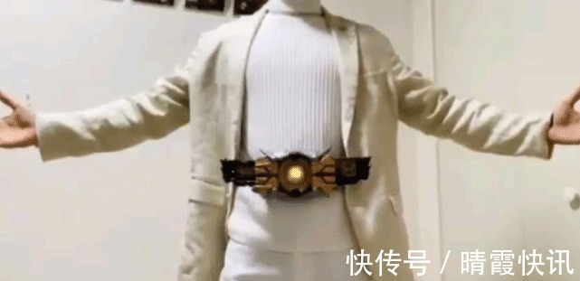 老千|假面骑士千骑狂热粉丝秀收藏,看到满屋子的周边后,网友酸了!