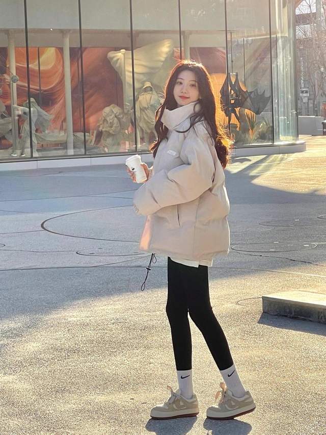 造型 怕冷的小姐姐看过来,保暖又甜美的羽绒服都在这,少女感爆棚