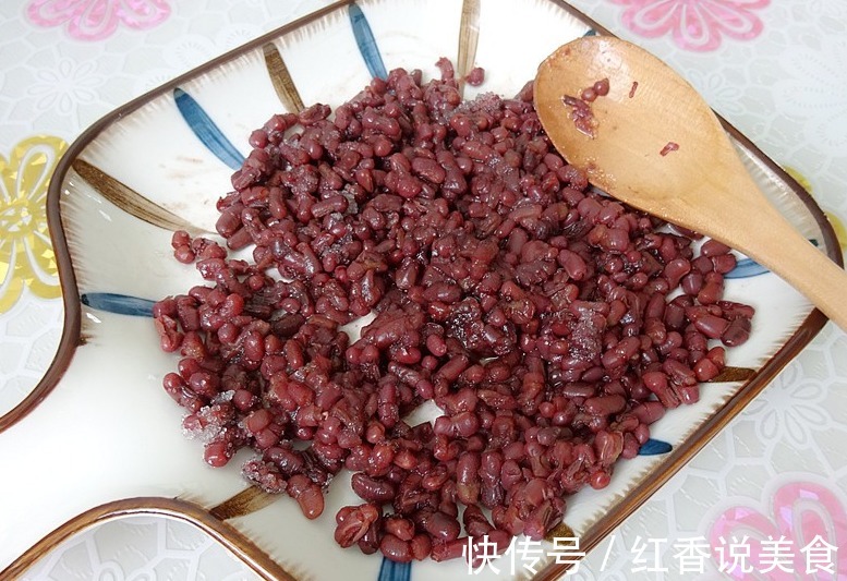 立秋后,一主食要常做,加入1杯牛奶1把豆,滋补润燥都爱吃