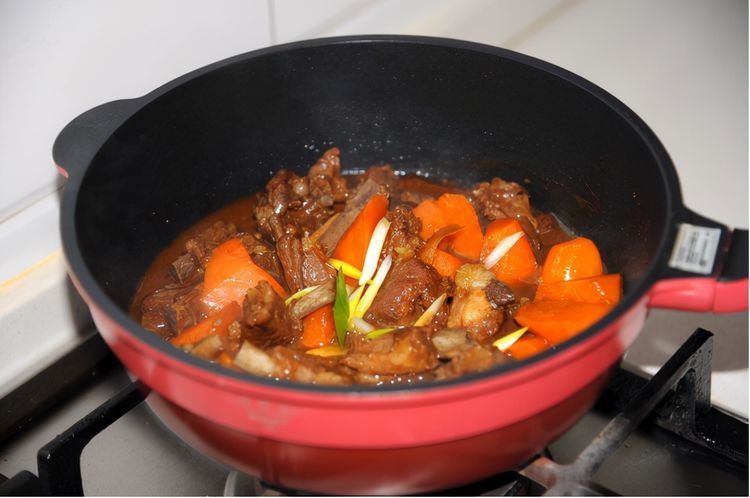 羊肉滋补又御寒,冬天和羊肉更配,老少皆宜