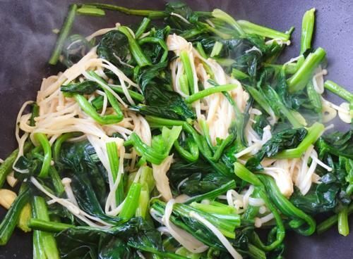 冬天,吃白菜萝卜不如它,简单炒一炒,补铁补钙,不懂吃太可惜